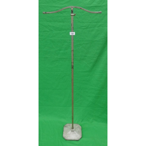 426 - Valet stand