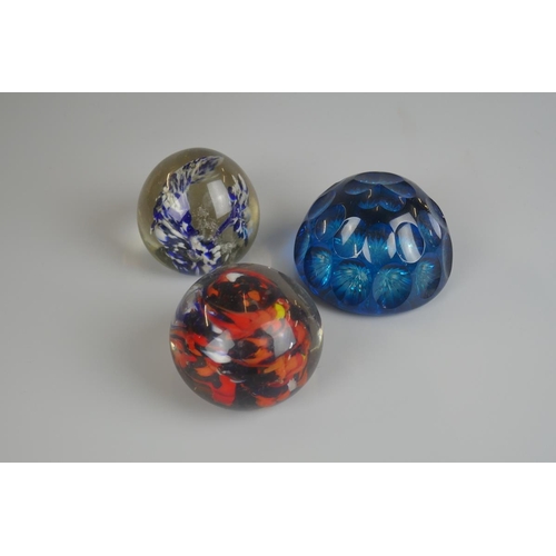 194 - Collection of glass paperweights etc