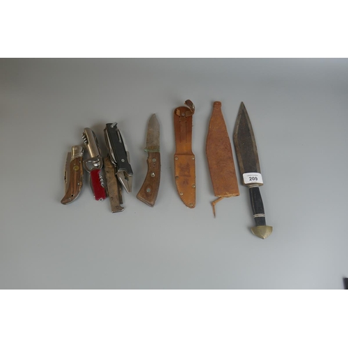 209 - Collection of knives and penknives