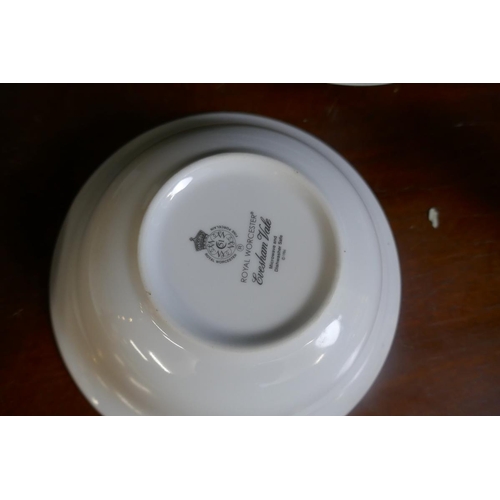 232 - Royal Worcester 20 piece dinner service - Evesham Pattern