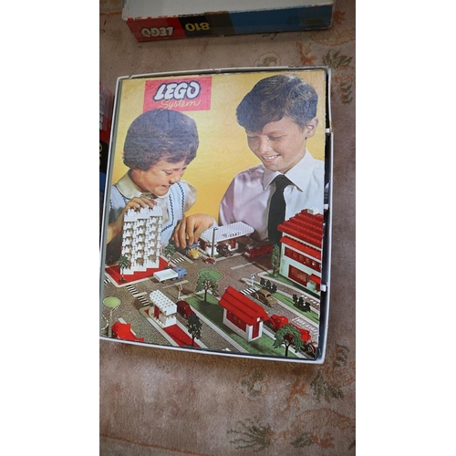 363 - Lego 810 - 4 Box set: 1960's Town Plan set