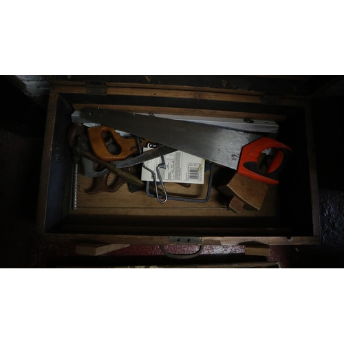 380 - Carpenters chest and contents