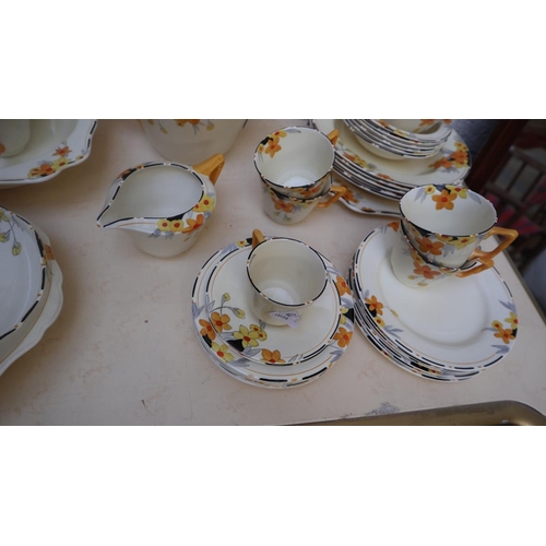 464 - Crown Ducal Sunburst tea service