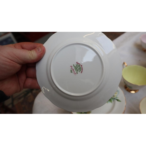 469 - Royal Standard Harry Wheatcroft Roses Tea service