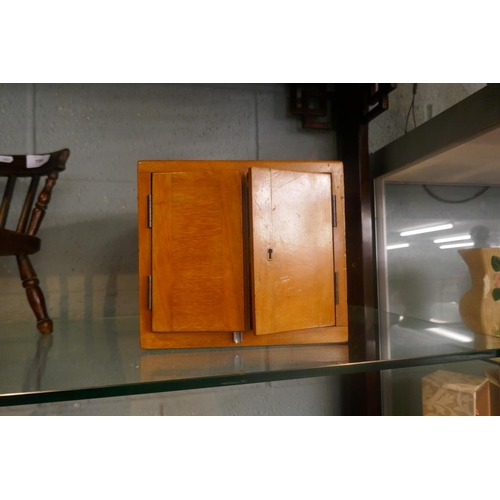 187 - Small craft cabinet