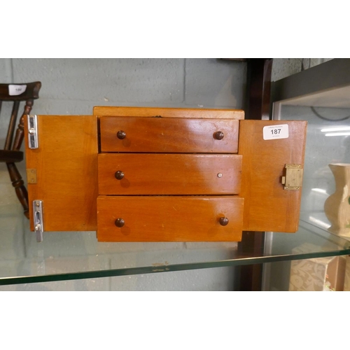 187 - Small craft cabinet