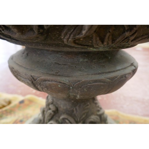 418 - Pair of large antique bronze urns - Approx H: 75cm