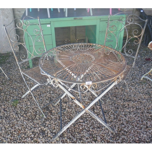 542 - Folding metal bistro table with 2 chairs