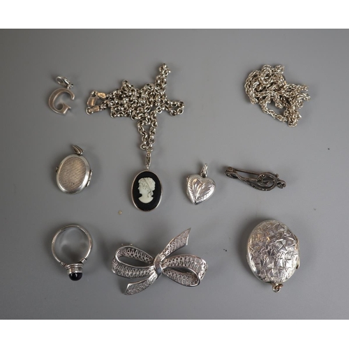 75 - Collection of silver jewellery