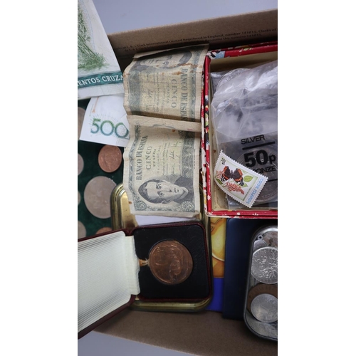 125 - Collection of coins and banknotes 