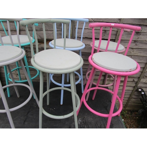 540 - 6 bar stools