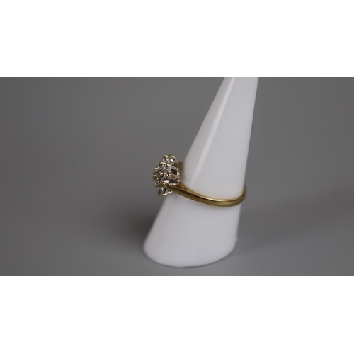 68 - 18ct gold diamond cluster ring (missing a stone) - Approx size: P