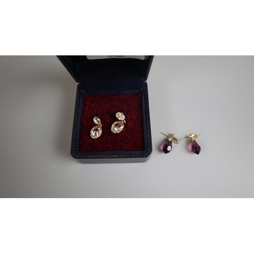 76 - 2 pairs of gold stone set earrings