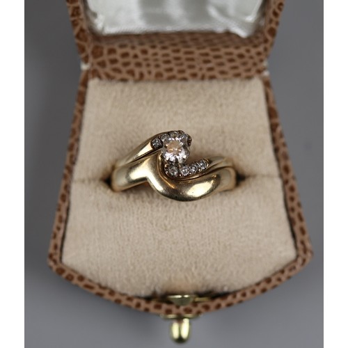 70 - Gold and diamond set ring duo - Approx size: P