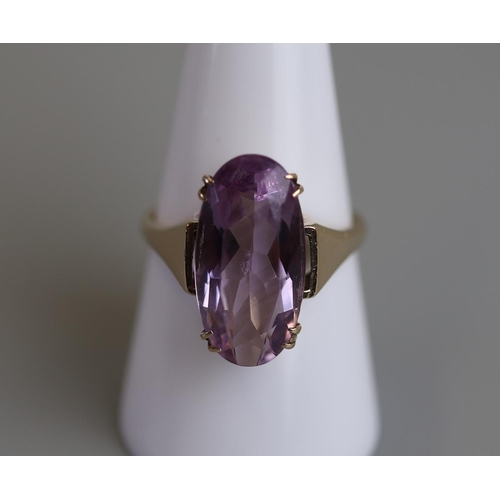 132 - Gold amethyst set ring - Size P