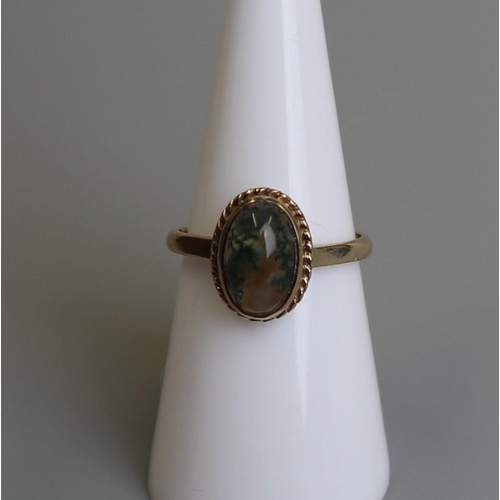 161 - Gold agate set ring - Size M