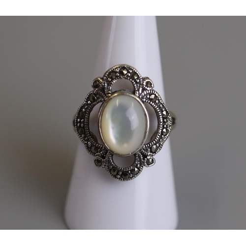 178 - Marcasite Mother of pearl set silver ring