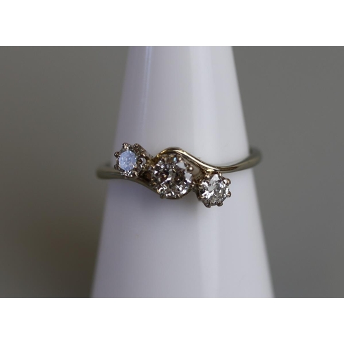 187 - 18ct white gold 3 stone diamond ring - Size O