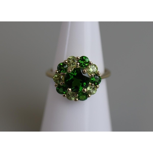 276 - Gold green garnet & peridot set ring - Size L