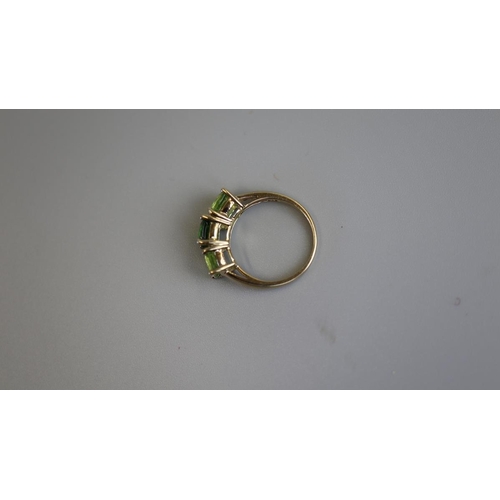 151 - Gold peridot & green garnet set ring - Size L