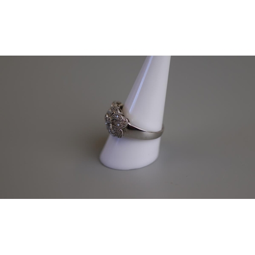 157 - White gold diamond set ring - Size S