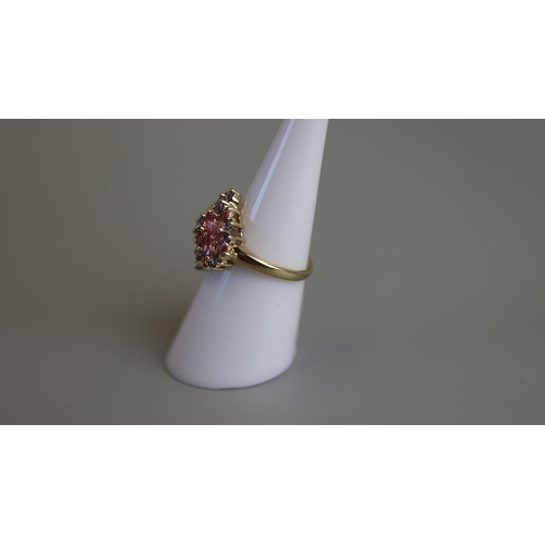 211 - Gold pink tourmaline & blue topaz set ring - Size L