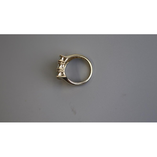 227 - Gold semi precious stone set ring - Size L