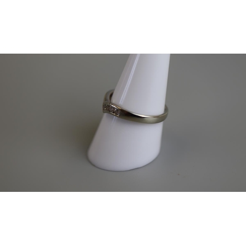 237 - White gold stone set wishbone ring - Size O½