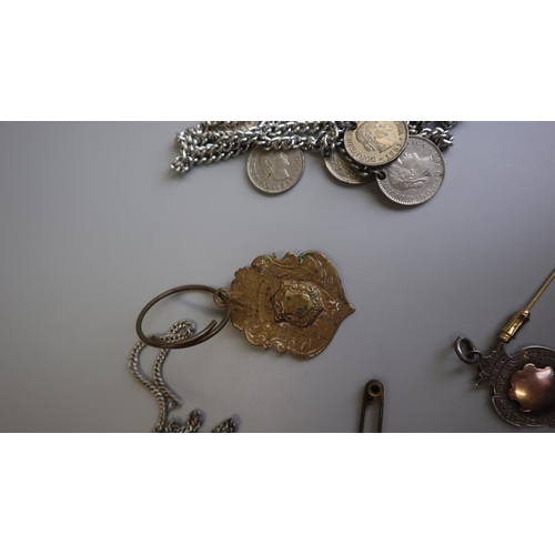 243 - Collection of jewellery to include gold stick pin