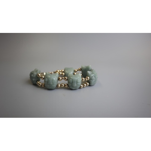 295 - Jadite cat bracelet