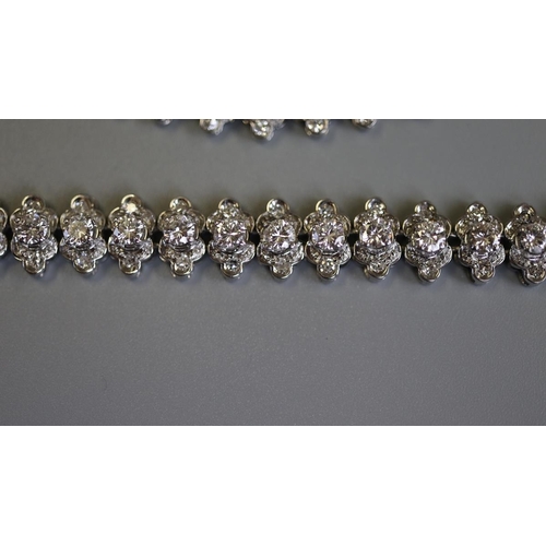 316 - Stunning 18ct white gold diamond choker / necklace (also converts into 2 matching bracelets)