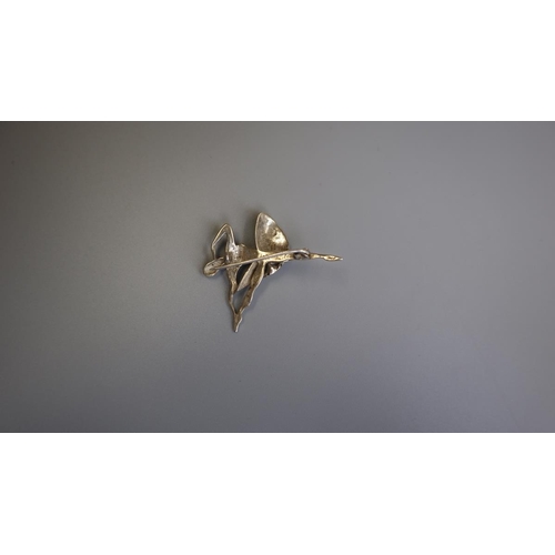 93 - Silver ballerina brooch