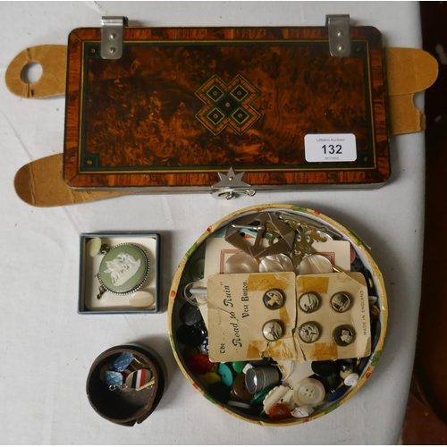 132 - Marquetry inlaid Victorian tie press together with collection of vintage buttons etc