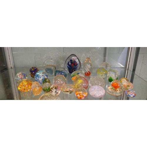 179 - Collection of paperweights