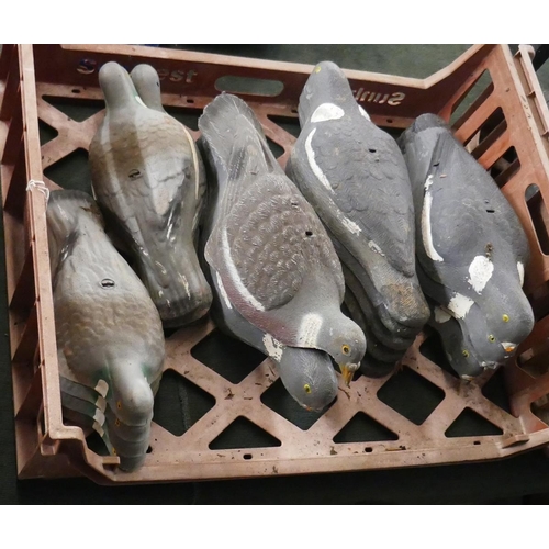 243 - 25 shell pigeon decoys