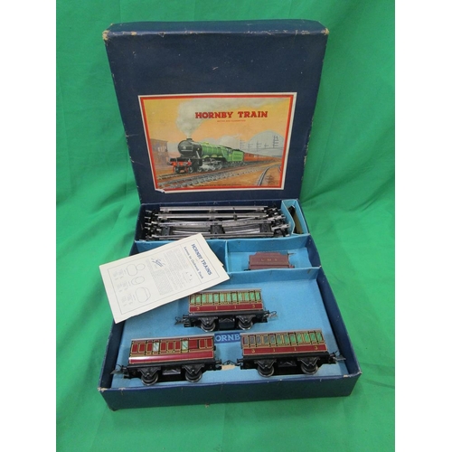 280 - Hornby train set (missing engine)