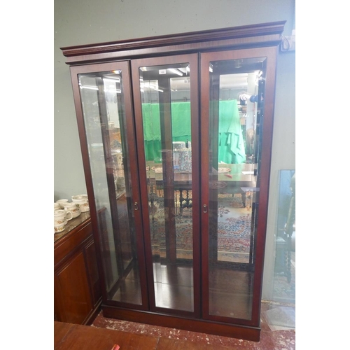406 - Glazed display cabinet - Approx size: W: 120cm D: 40cm H: 189cm