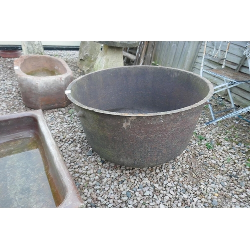 480 - Very large cast iron bowl - Approx height: 85cm