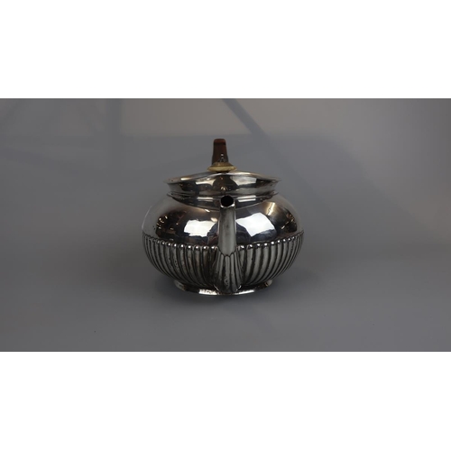 24 - Hallmarked silver teapot - Approx gross weight: 572g
