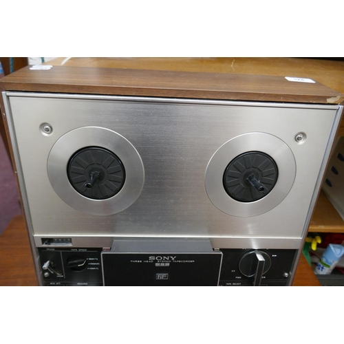 324 - Sony reel to reel tape and 2 Sony speakers