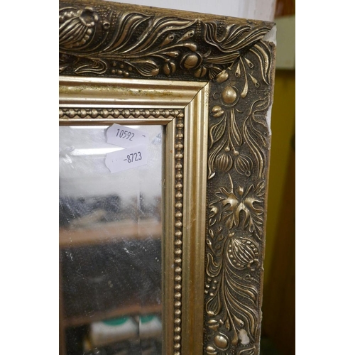 352 - Large gilt frame bevelled glass mirror - Approx size: 102cm x 132cm