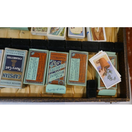 130 - Collection of approx 600 cigarette cards