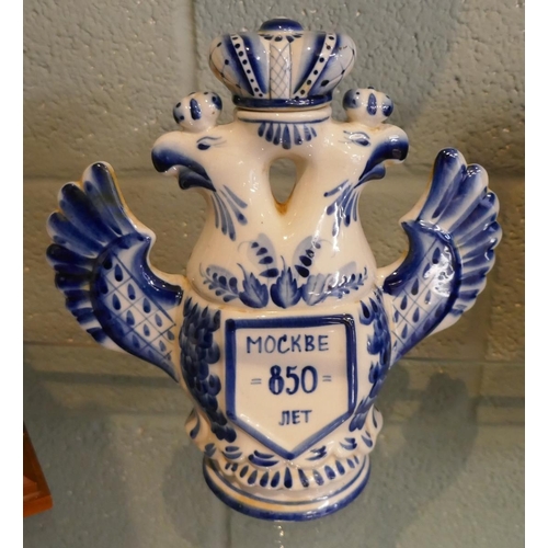 173 - Blue and white Russian vase - Approx height: 26cm