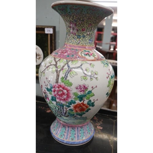 380 - Large Oriental vase - Approx height: 42cm