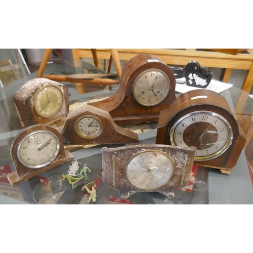 331 - Collection of mantle clocks