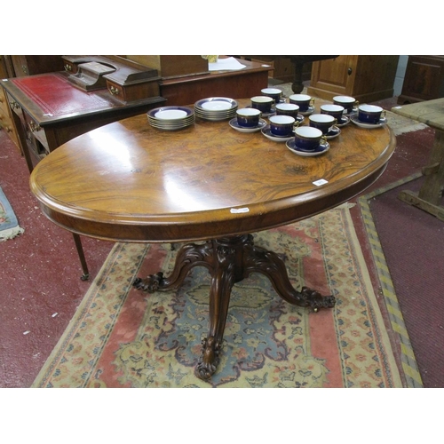 477 - Fine Victorian walnut loue table