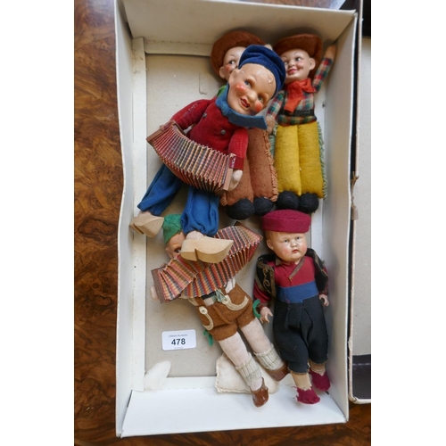 478 - 5 vintage dolls