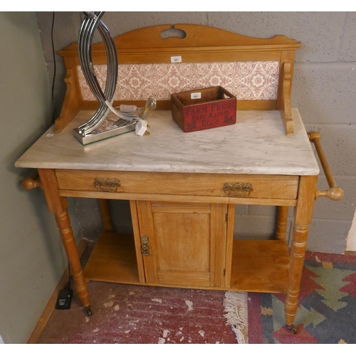 481 - Tile backed pine washstand