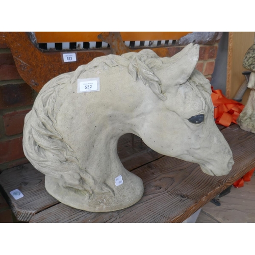 532 - Stone horse bust - Approx height: 42cm