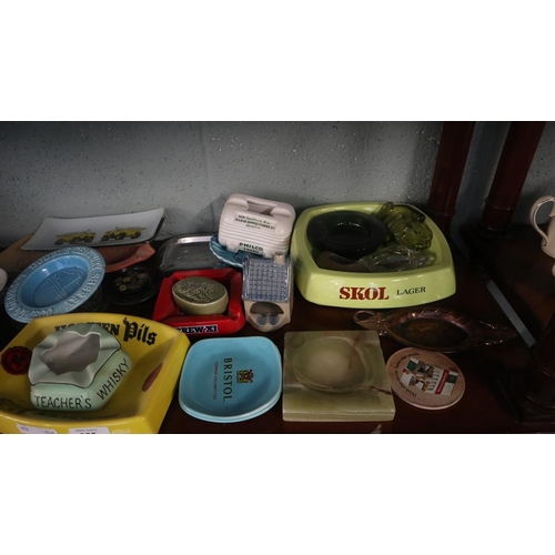 255 - Collection of vintage ashtrays